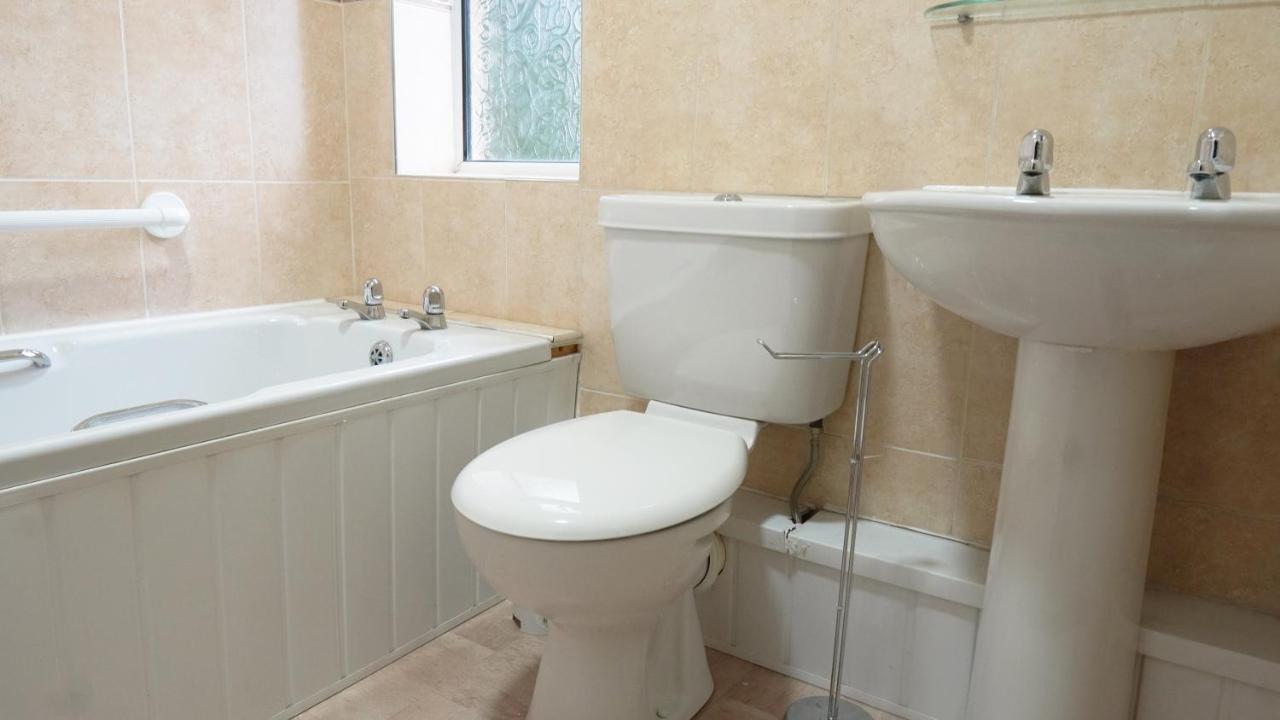 Portobello House - Four Bedroom House Perfect For Contractors - Sleeps 6 - Free Parking Вулвергемптон Екстер'єр фото